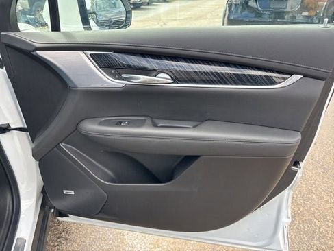 Used 2024 Cadillac XT6 Premium Luxury w/ Technology Package FWD image 25