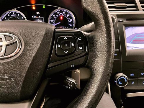 Used 2016 Toyota Camry LE image 19