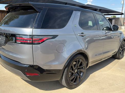 Used 2024 Land Rover Discovery Dynamic SE AWD/4WD image 5