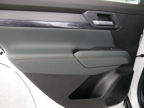 New 2026 GMC Terrain AT4 w/ Convenience Package III image 17