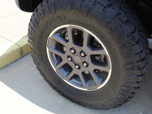 Used 2021 Jeep Gladiator Overland AWD/4WD image 3