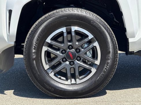 Used 2026 Toyota Tacoma TRD Sport AWD/4WD image 32