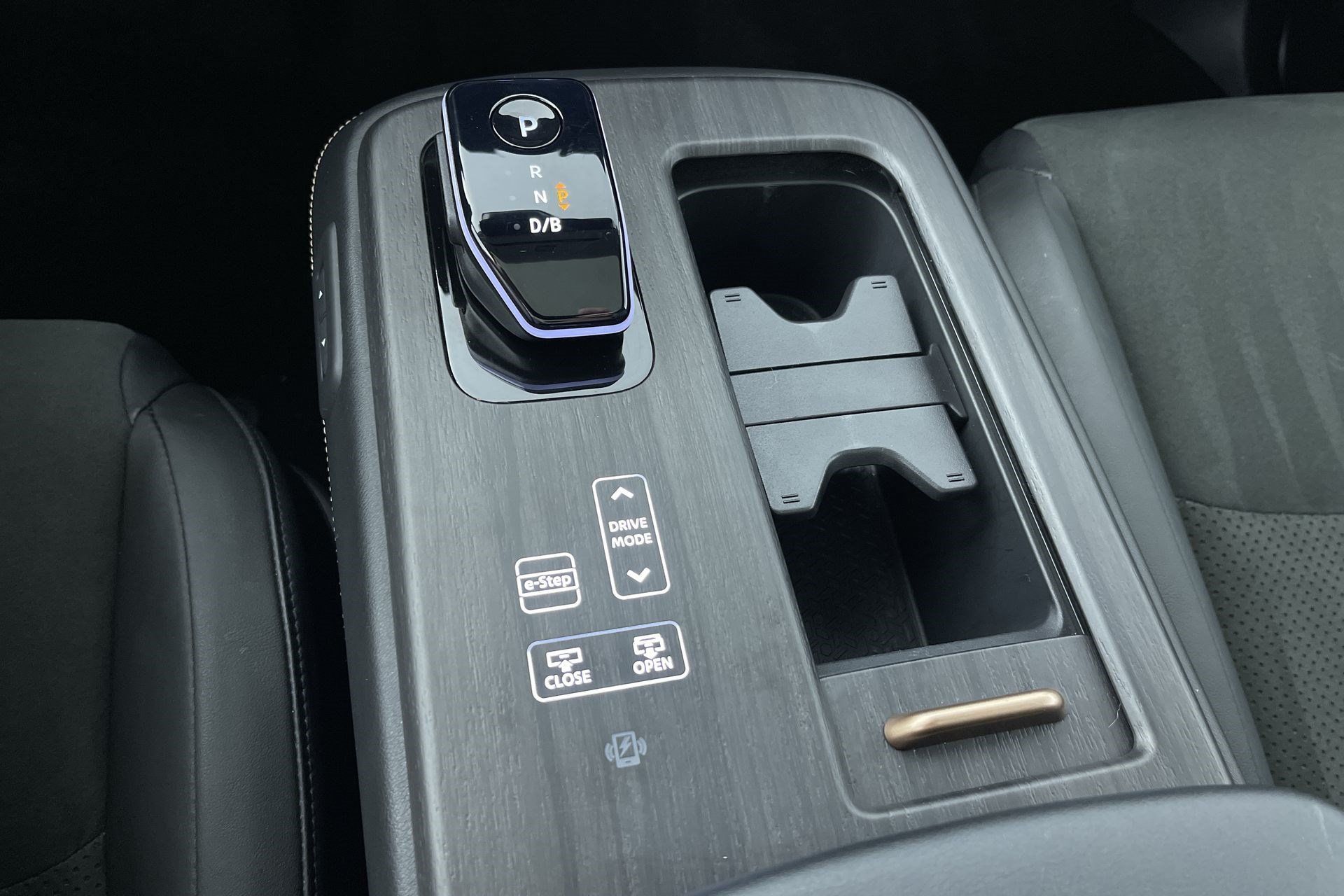 Certified 2024 Nissan Ariya AWD image 21