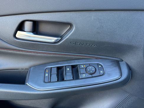 New 2026 Nissan Sentra SR w/ Floor Mat Package image 8