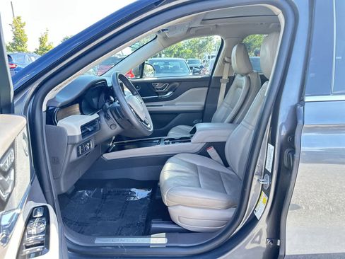 Used 2021 Lincoln Corsair Reserve w/ Equipment Group 201A FWD image 2
