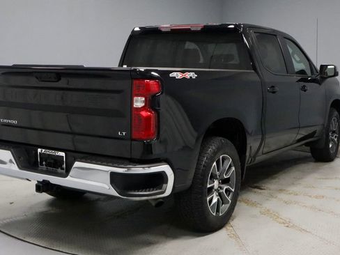 Used 2023 Chevrolet Silverado 1500 LT AWD/4WD image 11