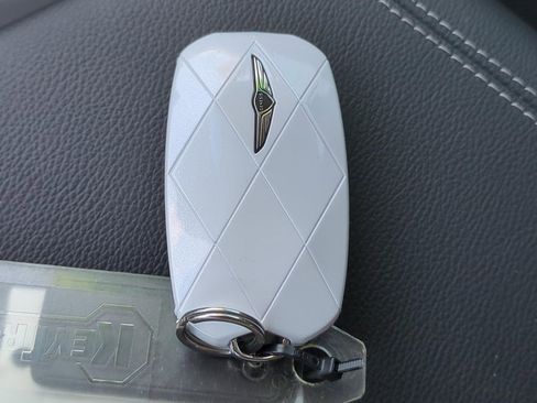 Used 2026 Genesis G70 2.5T image 15