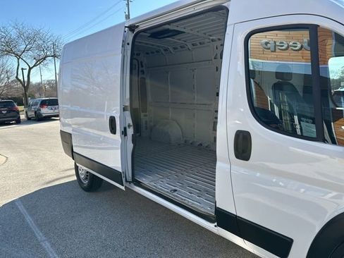 Used 2025 RAM ProMaster 2500 w/ Convenience Group FWD image 13