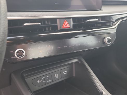 Used 2025 Kia K5 LXS image 22