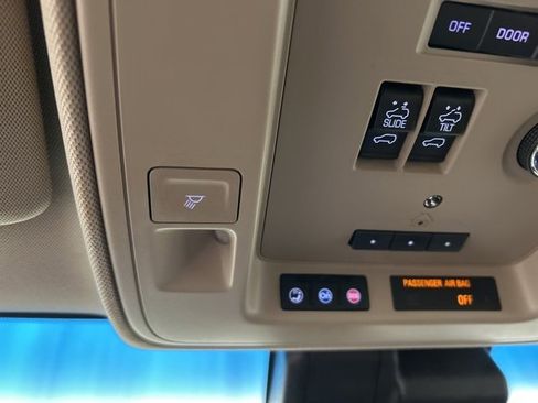 Used 2020 Cadillac Escalade Premium Luxury image 13