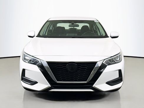 Used 2022 Nissan Sentra SV image 2