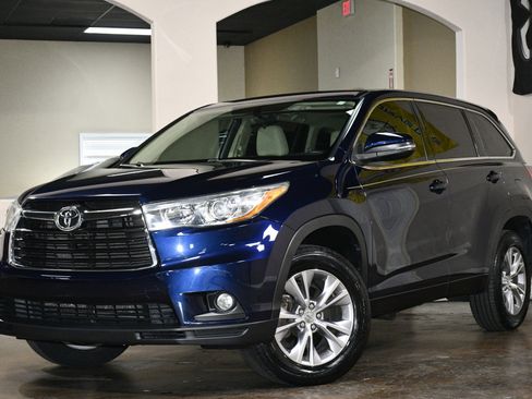 Used 2015 Toyota Highlander Plus image 4