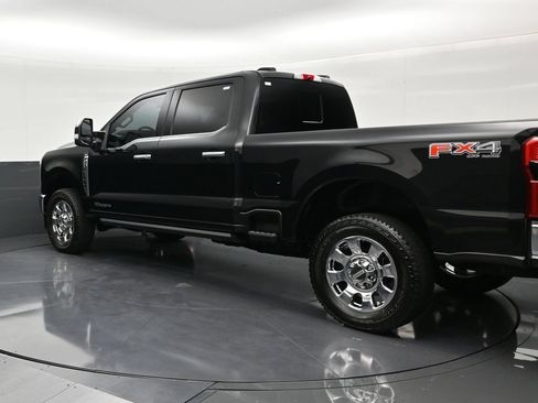 Used 2025 Ford F250 Lariat w/ Chrome Package AWD/4WD image 3