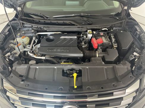Used 2025 Nissan Rogue SV AWD/4WD image 9