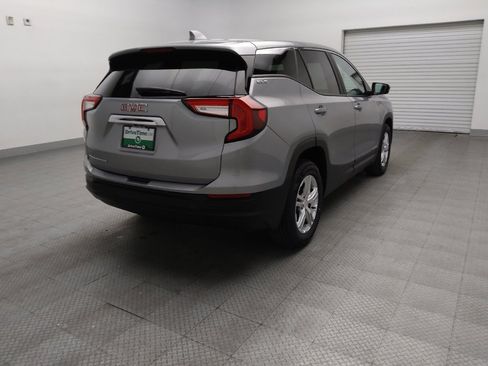 Used 2024 GMC Terrain SLE FWD image 9