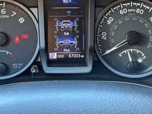 Used 2017 Toyota Tacoma TRD Off-Road RWD image 22
