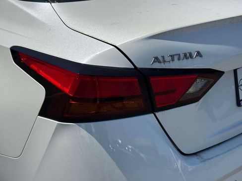 Certified 2025 Nissan Altima 2.5 SR w/ SR Premium Package AWD/4WD image 10