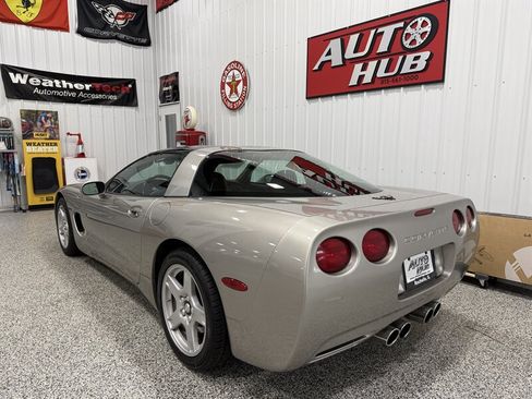 Used 1999 Chevrolet Corvette Coupe w/ Performance Handling Pkg RWD image 17