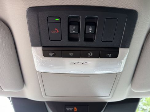 New 2026 Nissan Pathfinder Platinum w/ Cargo Package FWD image 20