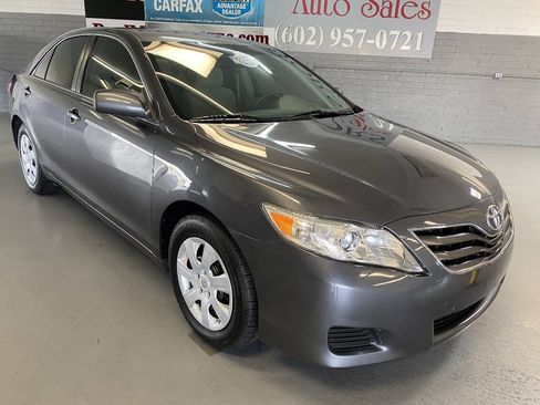Used 2011 Toyota Camry LE FWD image 6