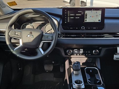 New 2026 Mitsubishi Outlander ES image 21