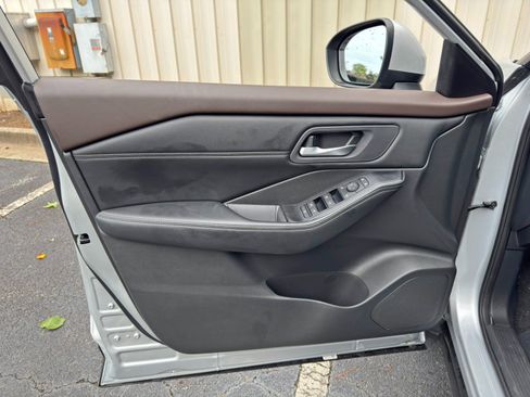 Used 2023 Nissan Rogue SV w/ SV Premium B Package FWD image 37