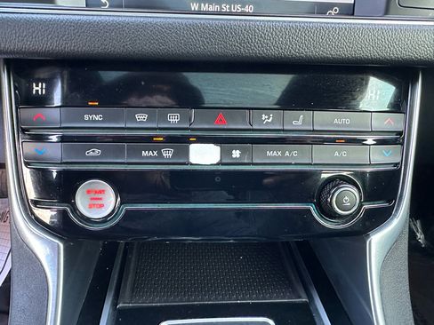 Used 2016 Jaguar XF R-Sport image 30