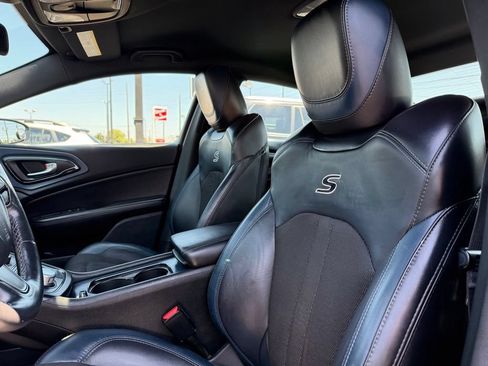 Used 2016 Chrysler 200 S w/ Comfort Group FWD image 38