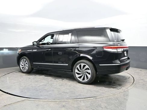 Used 2024 Lincoln Navigator Reserve AWD/4WD image 9