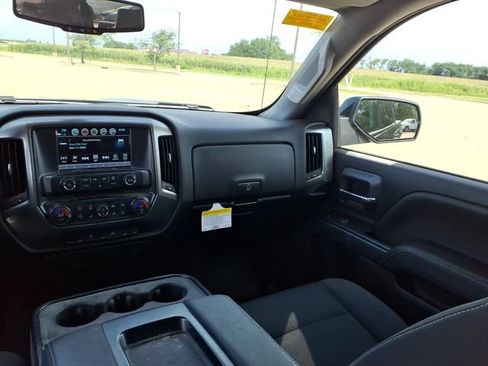 Used 2018 Chevrolet Silverado 1500 LT w/ LT Eassist Package AWD/4WD image 8
