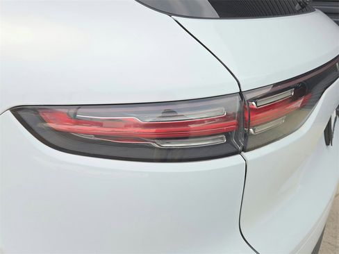 Used 2019 Porsche Cayenne image 25