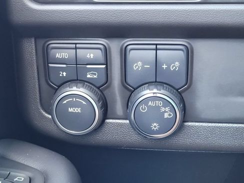 Used 2022 Chevrolet Tahoe RST w/ Luxury Package AWD/4WD image 21