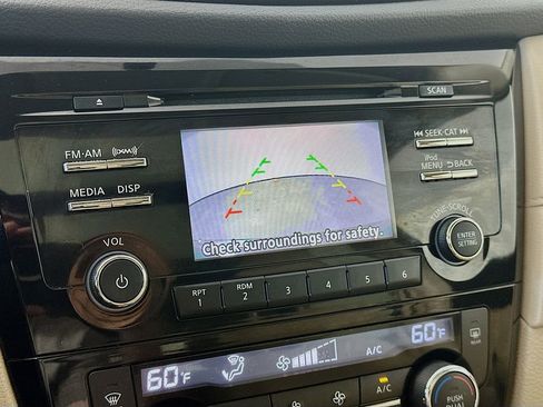 Used 2017 Nissan Rogue SV w/ Sun & Sound Touring Package image 19