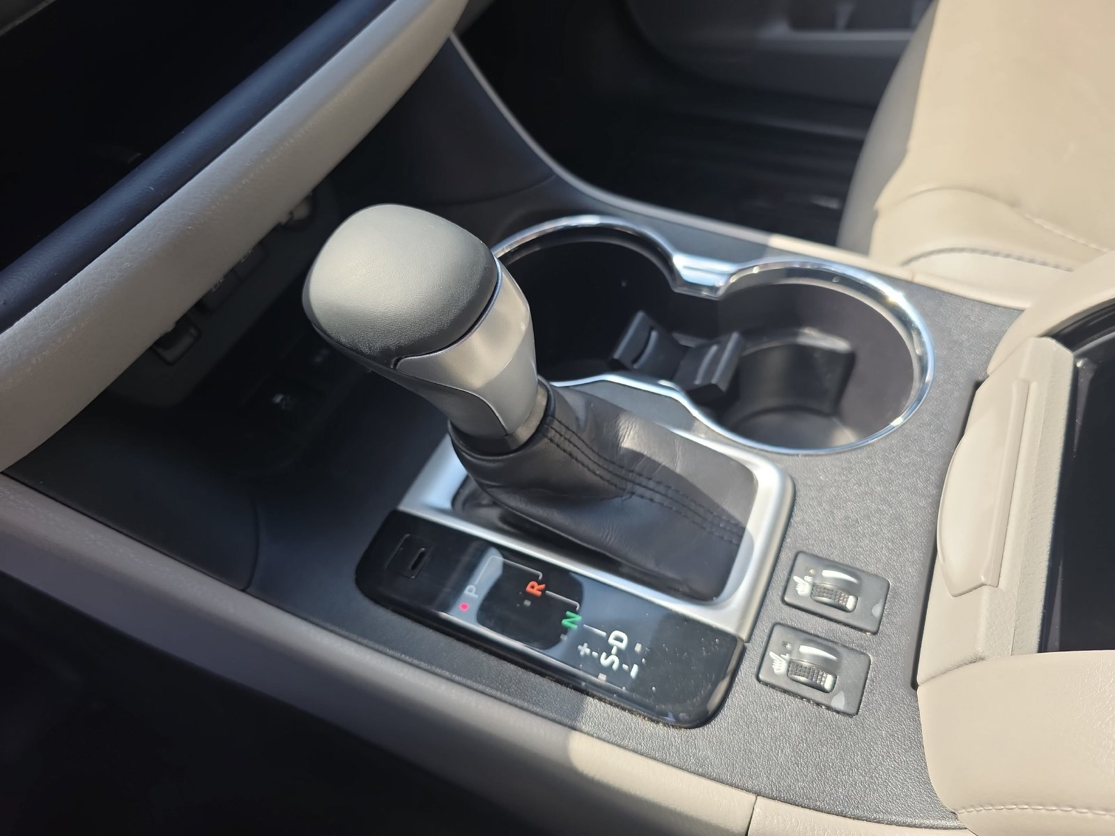 Used 2017 Toyota Highlander XLE FWD image 22