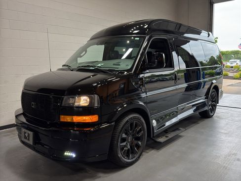 New 2026 GMC Savana 2500 w/ Driver Convenience Package RWD image 10