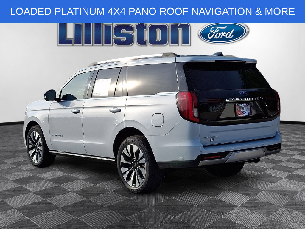 Used 2025 Ford Expedition Platinum w/ Driver's Package AWD/4WD image 6