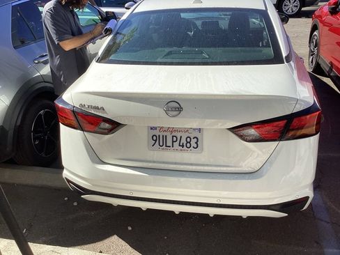 Used 2025 Nissan Altima 2.5 SV FWD image 7