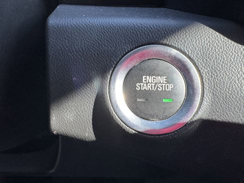 Used 2022 GMC Terrain SLT w/ Infotainment Package II image 15