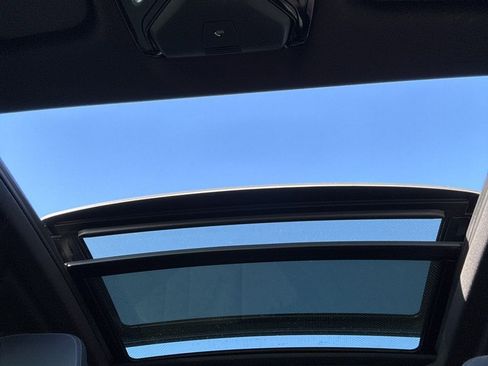 Used 2022 BMW X6 M50i w/ Executive Package image 11