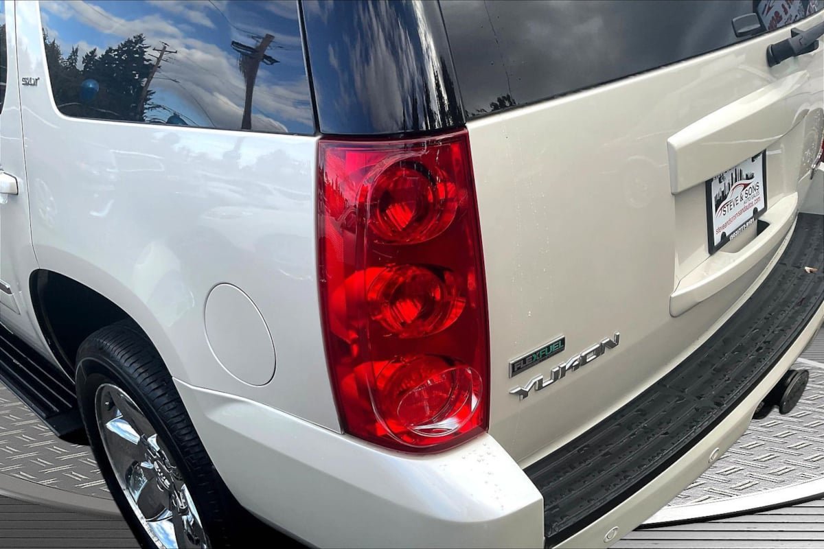 Used 2012 GMC Yukon SLT w/ SLT-2 Equipment Package AWD/4WD image 21
