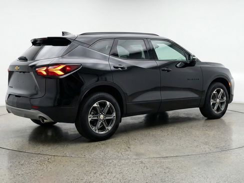 Used 2025 Chevrolet Blazer LT image 9