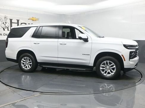 Used 2025 Chevrolet Tahoe LT AWD/4WD image 1