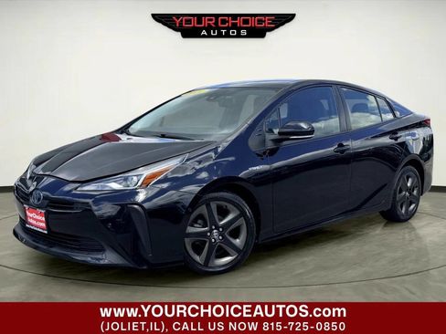 Used 2021 Toyota Prius XLE FWD image 1