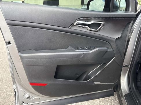 Used 2023 Kia Sportage LX FWD image 19