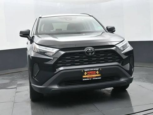Used 2024 Toyota RAV4 XLE FWD image 3