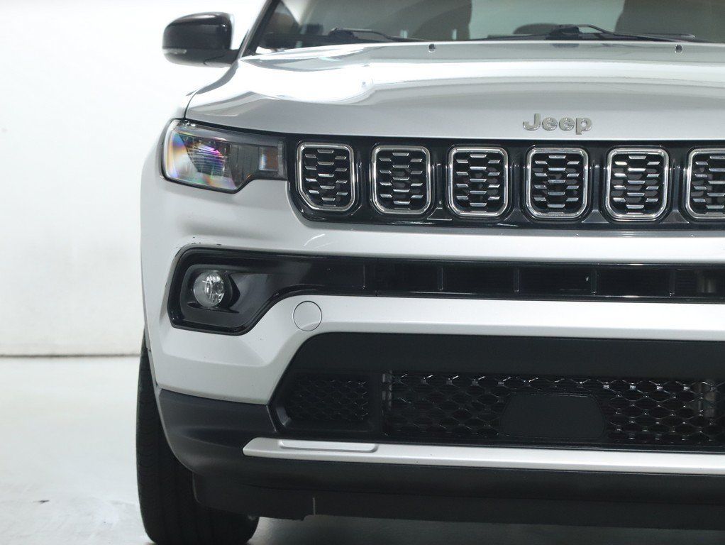 Used 2025 Jeep Compass Limited AWD/4WD image 6