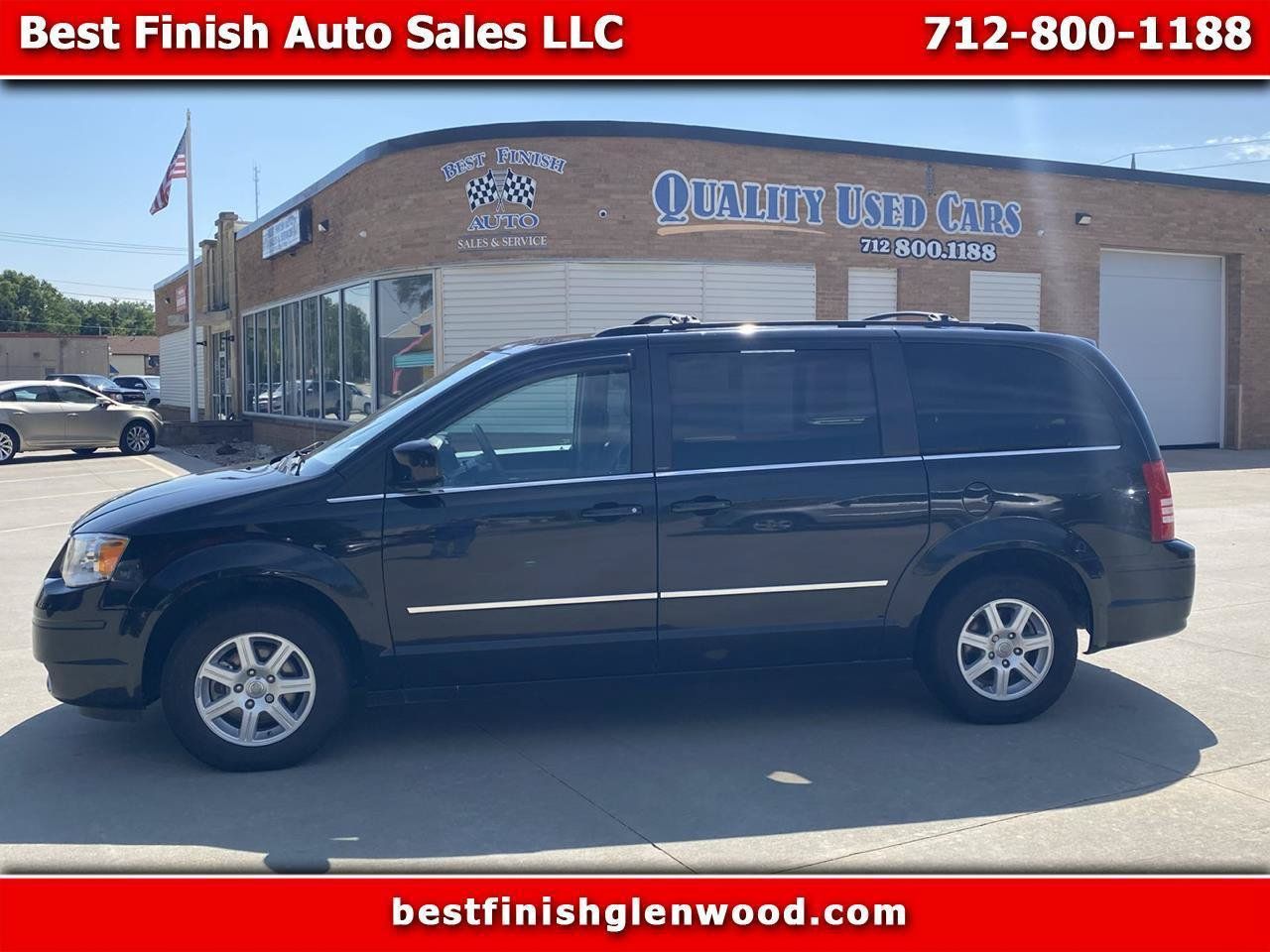 Used 2010 Chrysler Town & Country Touring w/ Family Value Group FWD image 1