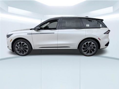New 2026 Lincoln Nautilus Reserve AWD/4WD image 2