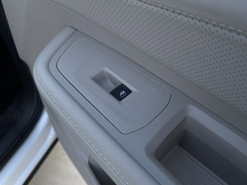 New 2026 Volkswagen Atlas SE image 19