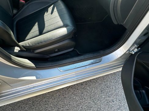 Used 2019 Mercedes-Benz E 300 image 23